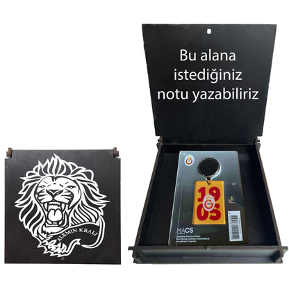 Galatasaray Lisanslı Sarı-Kırmızı Logolu Çift Taraflı Anahtarlık Aslan Ahşap Kutulu