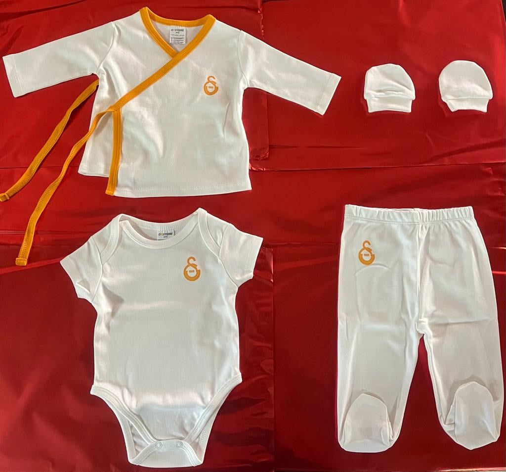 Galatasaray lisanslı 4 lü bebek hastane çıkış seti, orijinal pamuk tişört ve kıyafetler, hediye paketi ile.