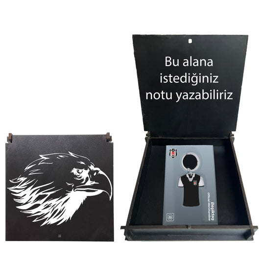 Beşiktaş Lisanslı Siyah Beyaz Forma Anahtarlık Kartal Ahşap Kutulu